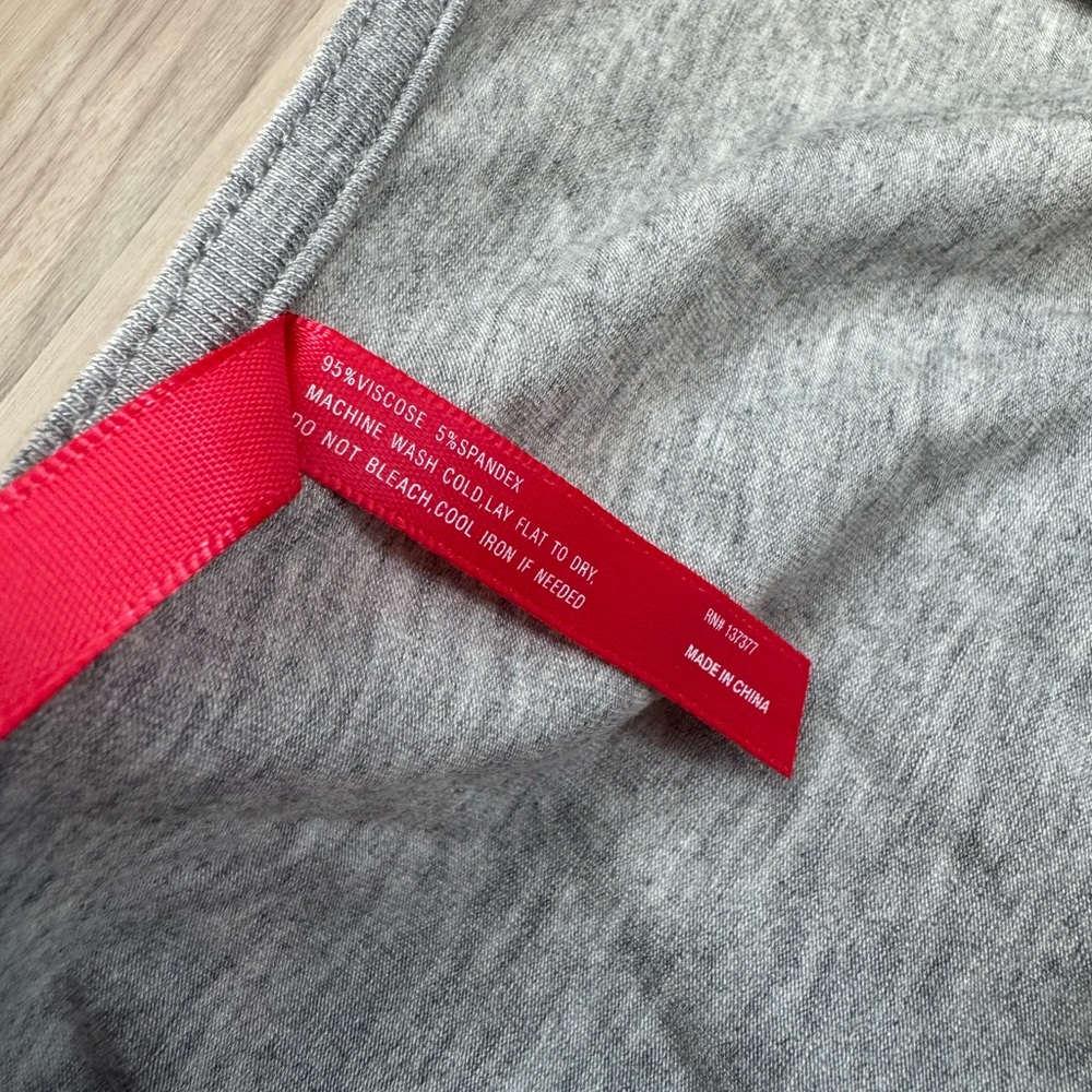 Ruby Ribbon Twist Top - Picture 4 of 5